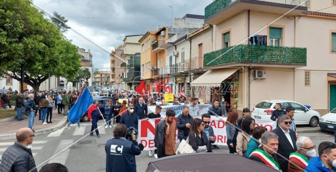 Gioia Tauro, sindaci in piazza: «”No” al raddoppio inceneritore»