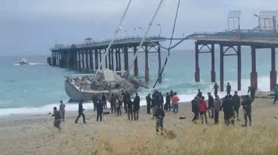 Tragico sbarco di migranti a Siderno, due morti e si temono dispersi