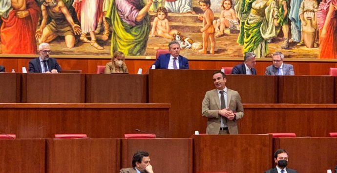 Vertenza Calabria, Occhiuto porta in Consiglio il documento che chiede al Governo impegni su sanità e infrastrutture