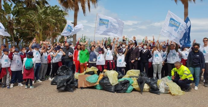 Ambiente, l’Italian cleaning tour ha fatto tappa a Reggio: raccolti circa 200 kg di plastica