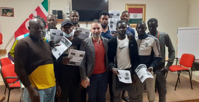 San Ferdinando, Flai Cgil: «20 migranti della tendopoli in partenza per Pescara»