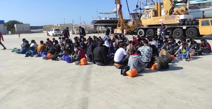 Sbarchi in Calabria, Mancuso: «Servono solidarietà e accoglienza umanitaria»