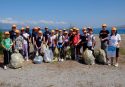 Reggio, i volontari ripuliscono la spiaggia di Punta Pellaro