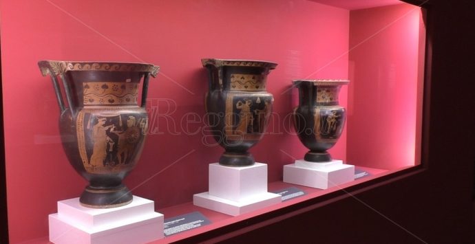 Reggio, al Museo apre la mostra “Il vaso sui vasi”