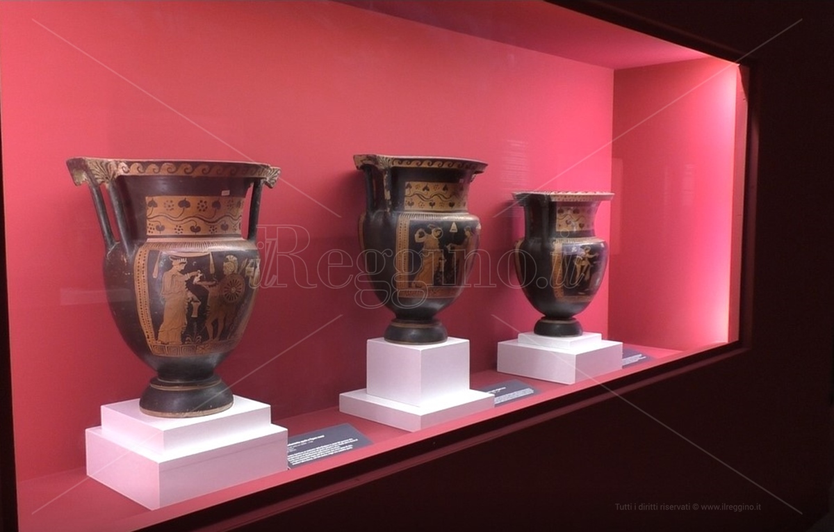 Reggio, al Museo apre la mostra “Il vaso sui vasi”
