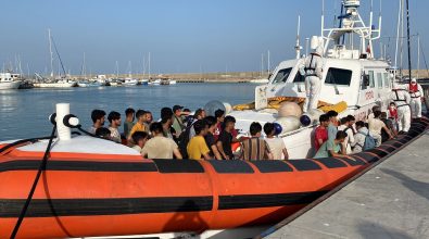 Ancora sbarchi in Calabria, soccorsi nella notte 152 migranti