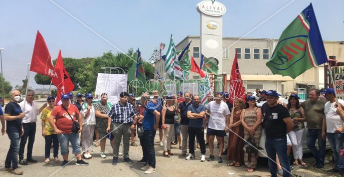Reggio, ancora incerto il destino dei 79 dipendenti Alival – VIDEO