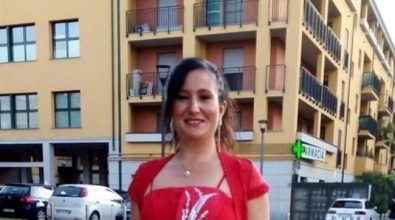 Bimba morta sola in casa a Milano, il pm: «La mamma donna pericolosa»