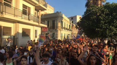 Pride a Reggio, in migliaia per una società più giusta e inclusiva – FOTO