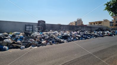 Reggio, rione Ciccarello sommerso dai rifiuti – VIDEO