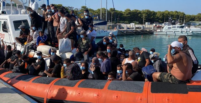 Migranti, annullato lo sbarco a Reggio: approderanno ad Augusta e a Messina