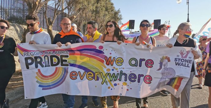 Pride a Reggio, Metrocity e Comune al corteo: «Noi sempre dalla parte dei diritti»