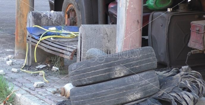 Reggio, aumentano i rifiuti ingombranti a Rione Marconi – VIDEO