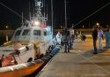 Roccella, gli sbarchi continuano: soccorsi in serata altri 50 migranti
