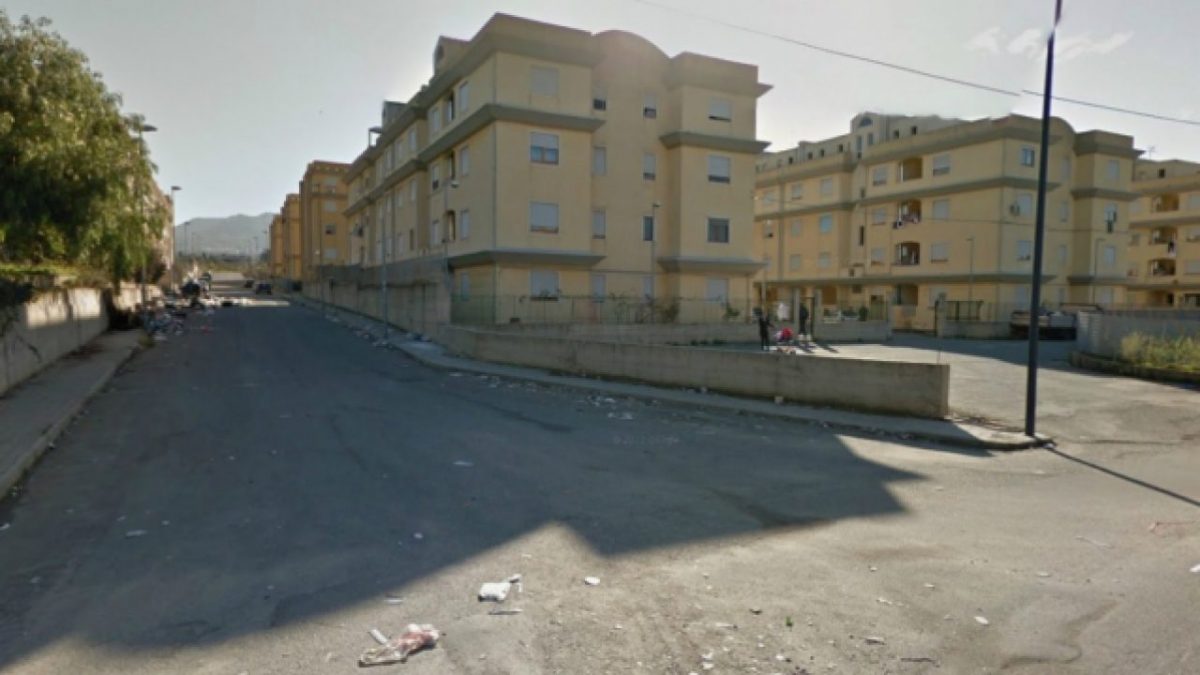 Arghillà, niente murales: rinviata la riqualificazione di piazza Don Italo Calabrò