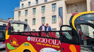 Bronzi di Riace, il City tour di Atam fa tappa al museo di Reggio | VIDEO