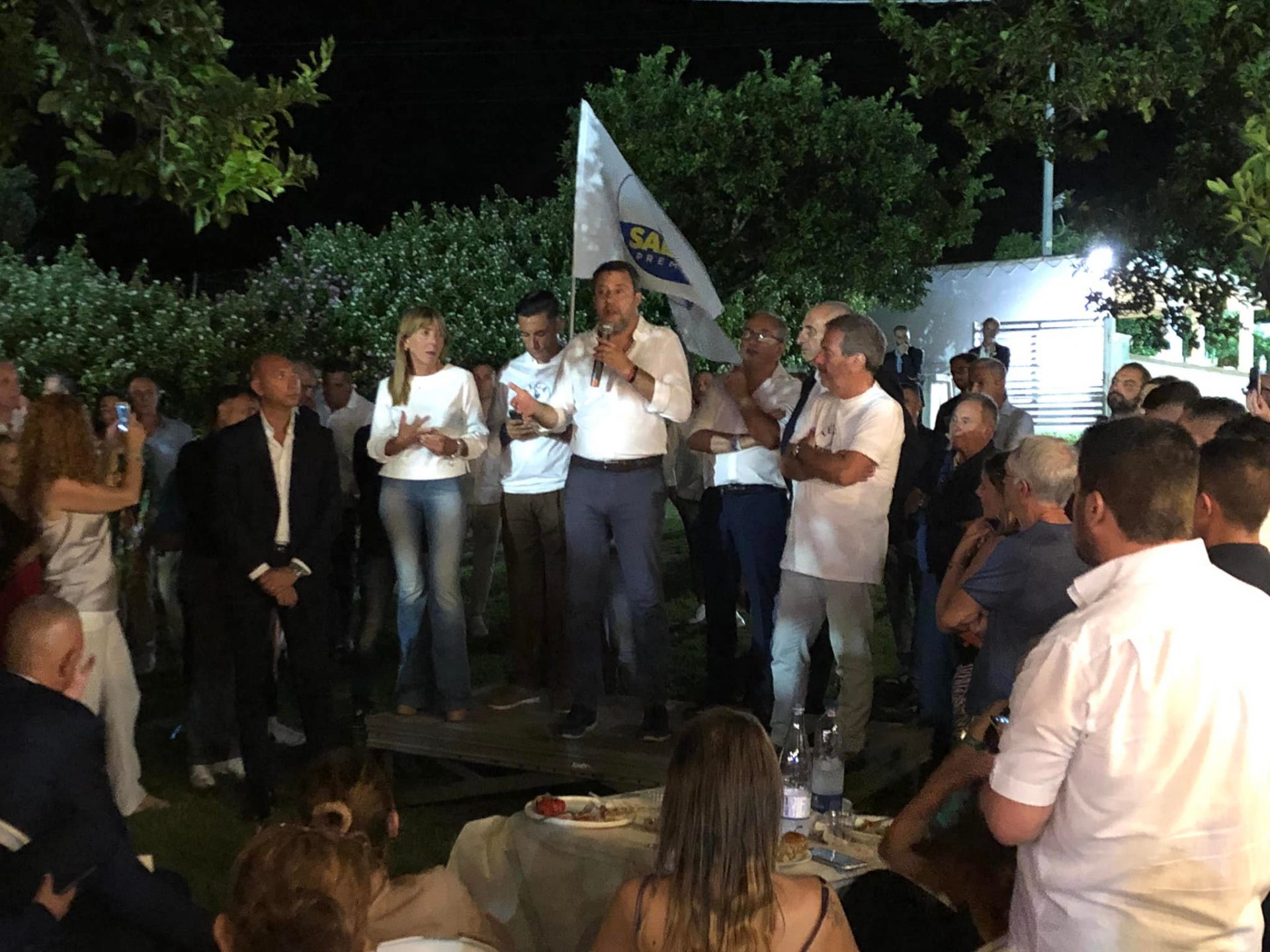 Reggio, Salvini chiude il tour elettorale calabrese: assenze pesanti alla cena militante