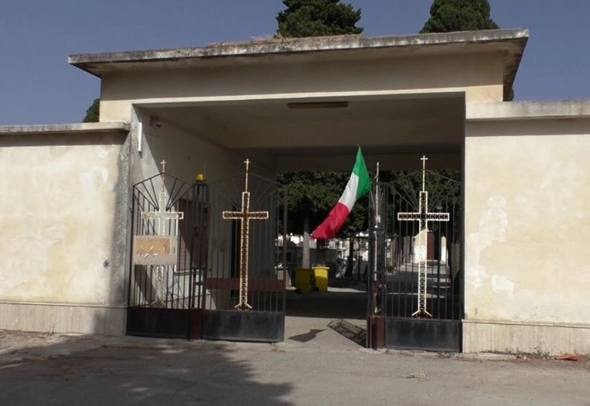 Anomalie nella gestione dei servizi cimiteriali, il gruppo “Scelgo Locri” presenta un’interrogazione