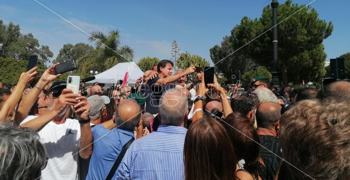 Elezioni Politiche 2022, Giuseppe Conte a Reggio Calabria: l’ex premier ammira i Bronzi di Riace – FOTO