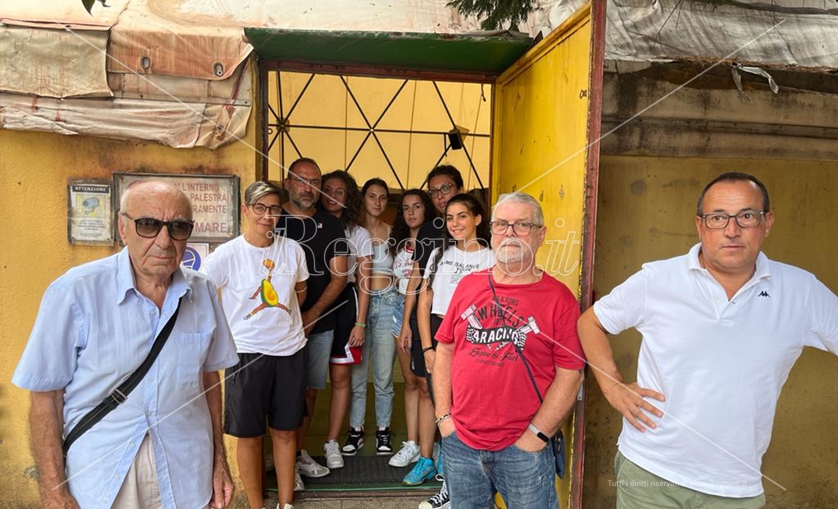 Reggio, bloccato il trasferimento dei migranti al Palloncino: Società sportive in subbuglio