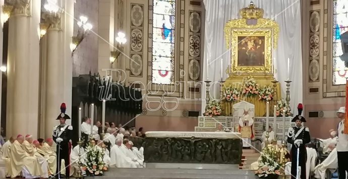 Festa della Madonna a Reggio, oggi la consegna del cero votivo