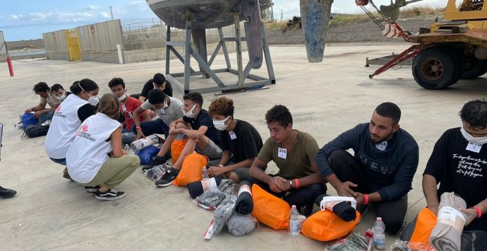 Migranti, nel pomeriggio altri 65 sono giunti a Roccella Jonica