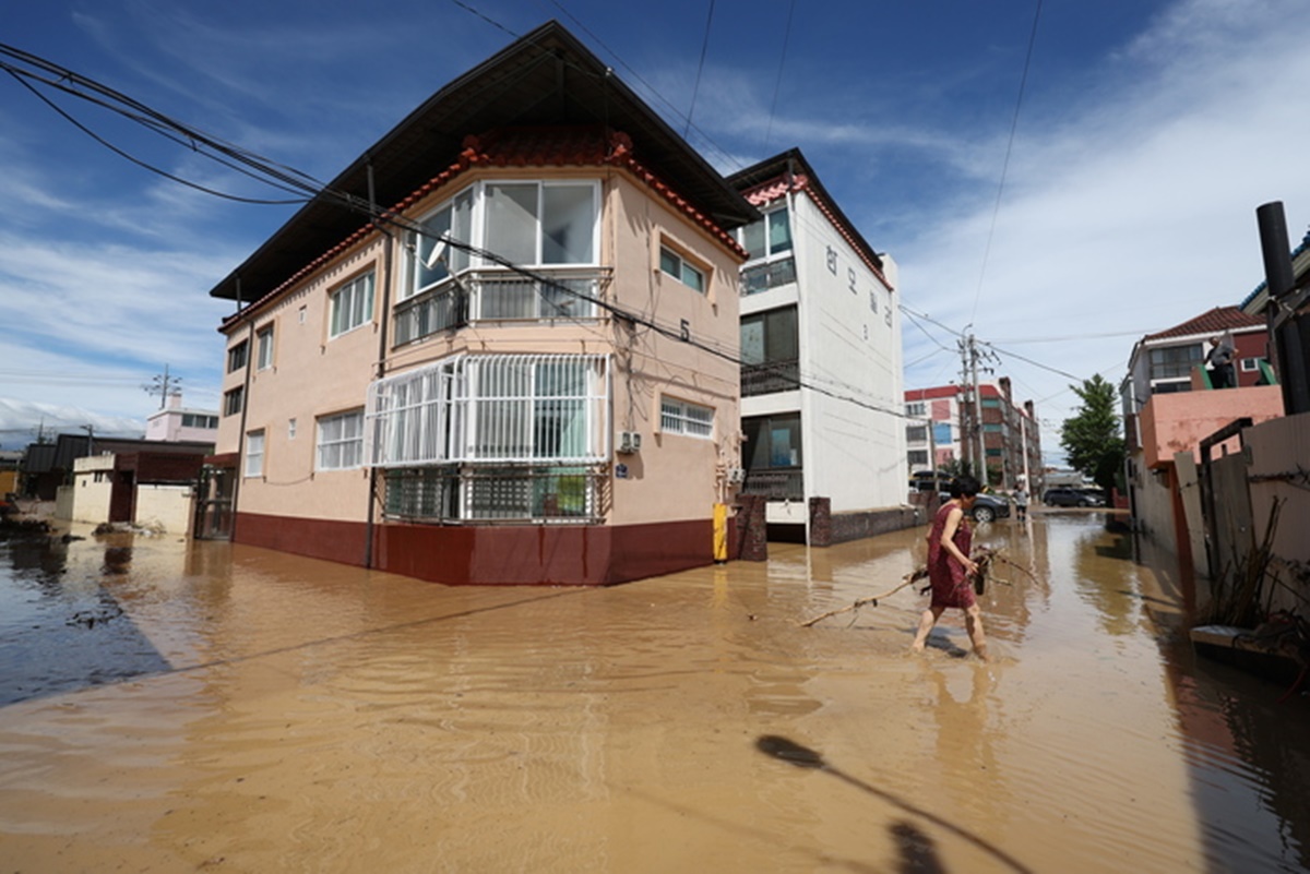 Corea del Sud, il tifone Hinnamnor provoca 10 morti e 2 dispersi