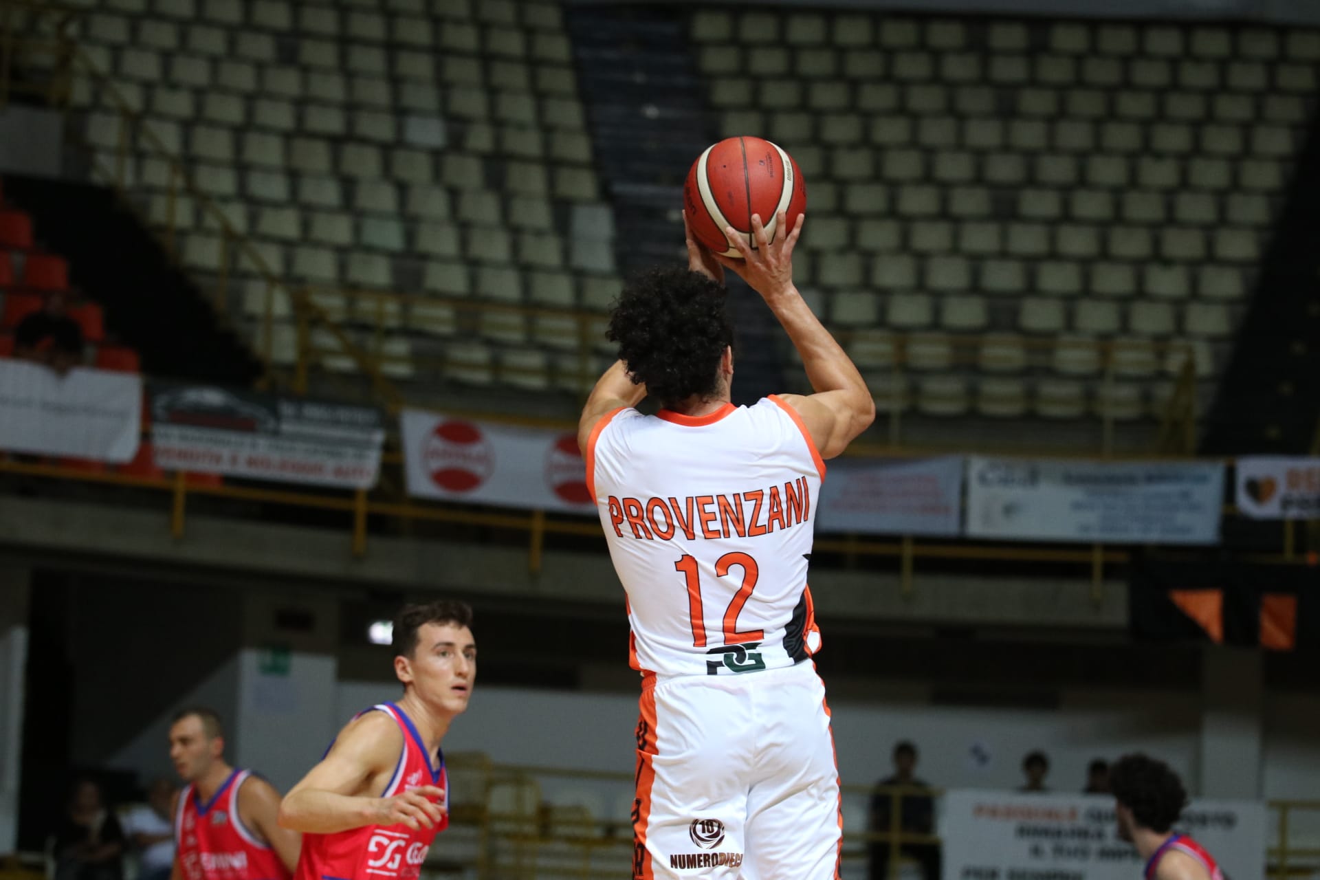 Basket, altra sconfitta per la Viola: neroarancio ko a San Vendemiano
