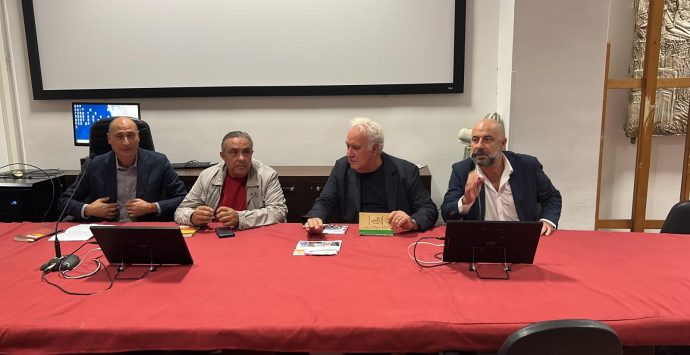 Michele Santoro a Reggio: «I calabresi facciano sentire la loro voce»