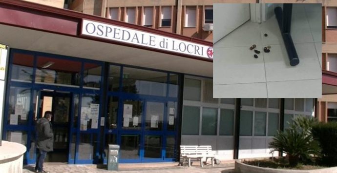 Ospedale di Locri, in corsia spuntano escrementi di animale