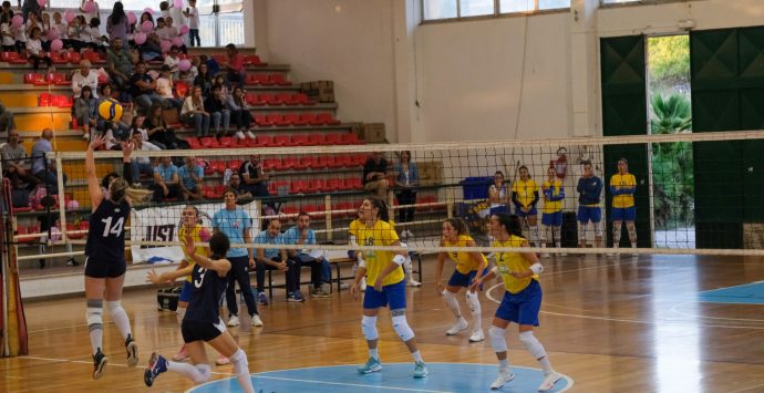 Volley Reghion, esordio con sconfitta per le ragazze di coach Pellegrino