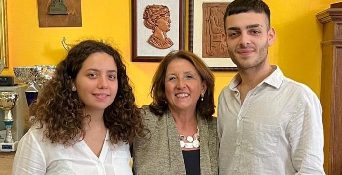 Locri, Carla Maria Pelaggi è il nuovo dirigente scolastico del liceo classico “Oliveti”
