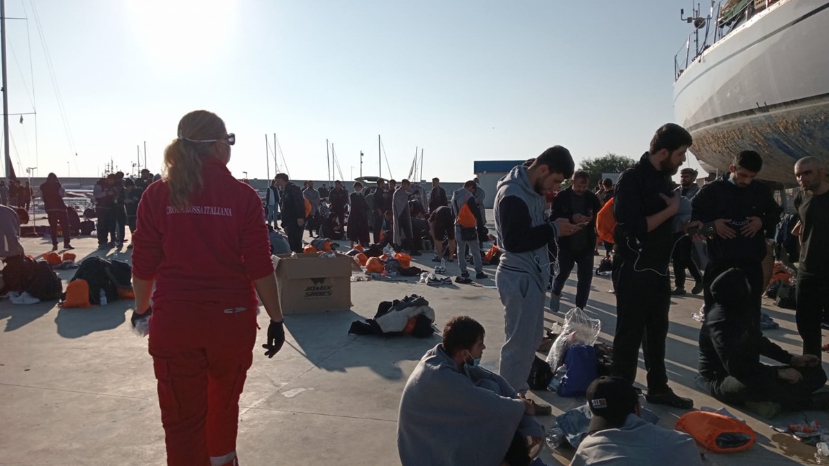 Migranti, due sbarchi in poche ore a Roccella Jonica