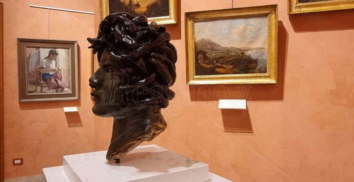 Pinacoteca di Reggio, chiude la mostra “Rara avis” di Antonio Affidato – VIDEO