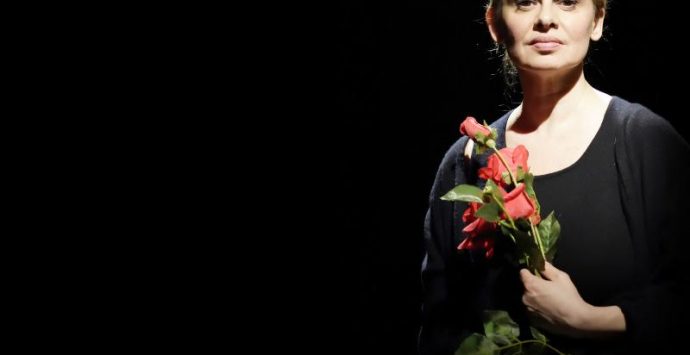 Teatro, venerdì a Reggio lo spettacolo di Debora Caprioglio dedicato a Maria Callas