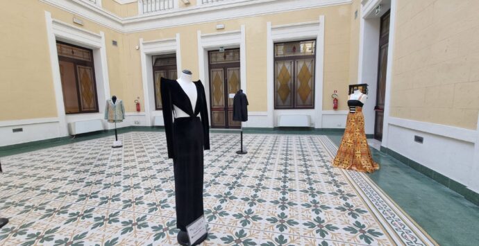 Settimana di Gianni Versace a Reggio, Gioffrè: «Moda italiana come patrimonio Unesco» – VIDEO