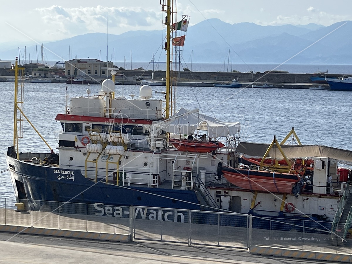 Reggio, la nave Sea Watch ha lasciato il porto per dirigersi in Belgio