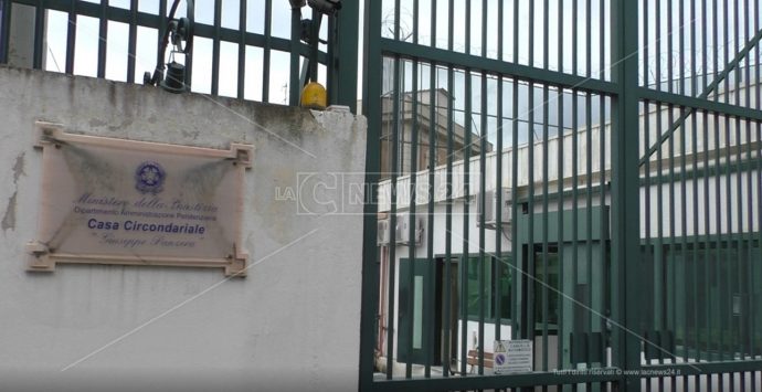 Reggio, detenuto aggredito nel carcere Panzera: rinviati a giudizio 6 agenti penitenziari