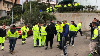Reggio, stipendi non pagati: sciopero dei lavoratori di Castore