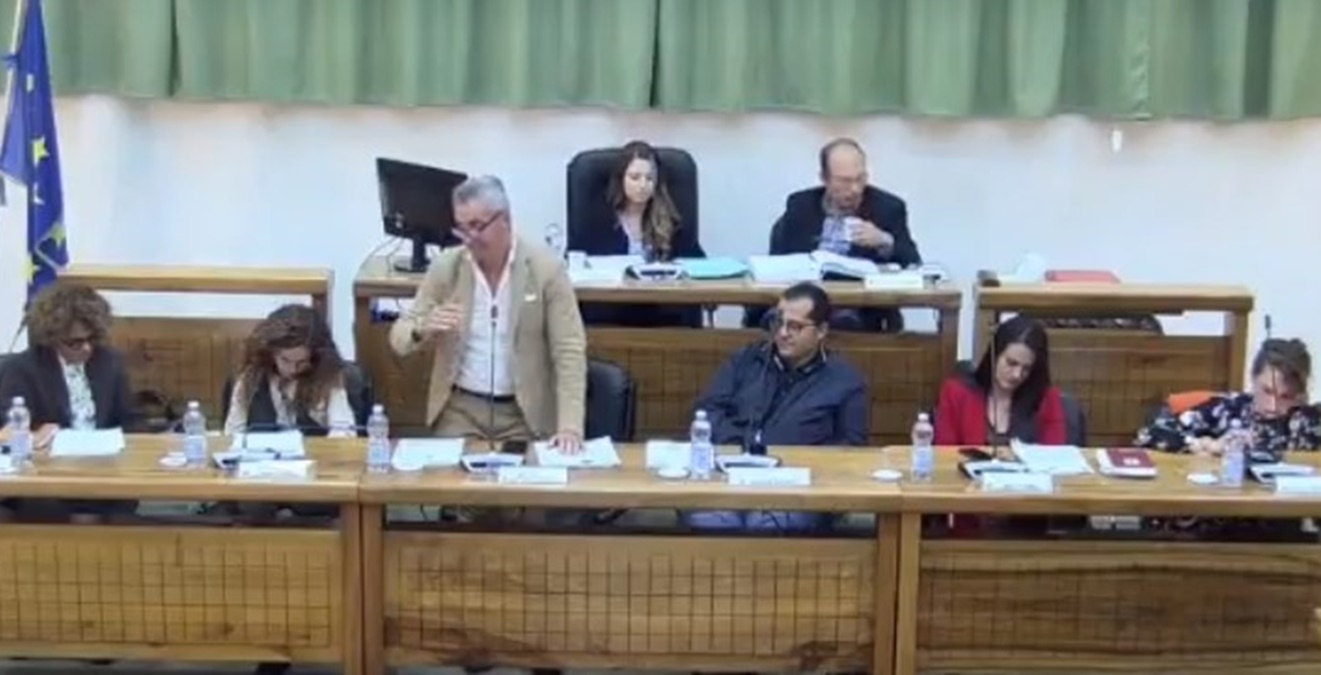 Consiglio comunale a Taurianova, la minoranza lascia l’aula: «Uccisa la democrazia»