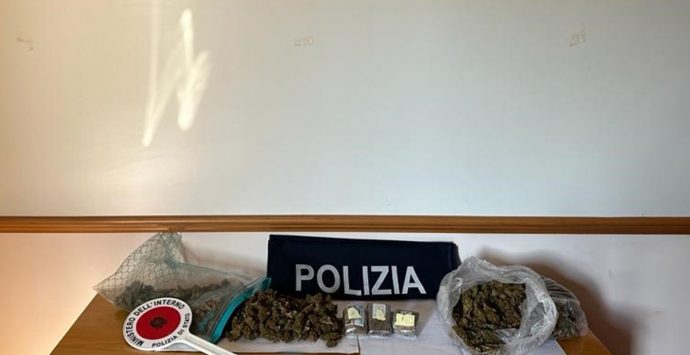 Polistena, sequestrati 3 panetti di hashish e circa 700 grammi di marijuana