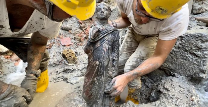 Bronzi e statue di San Casciano, l’archeologo Scaravilli: «Troppo diversi per fare confronti»