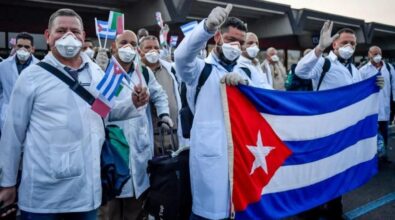 Medici cubani, Occhiuto: «Una bella pagina, ma l’emergenza si supera con le assunzioni»