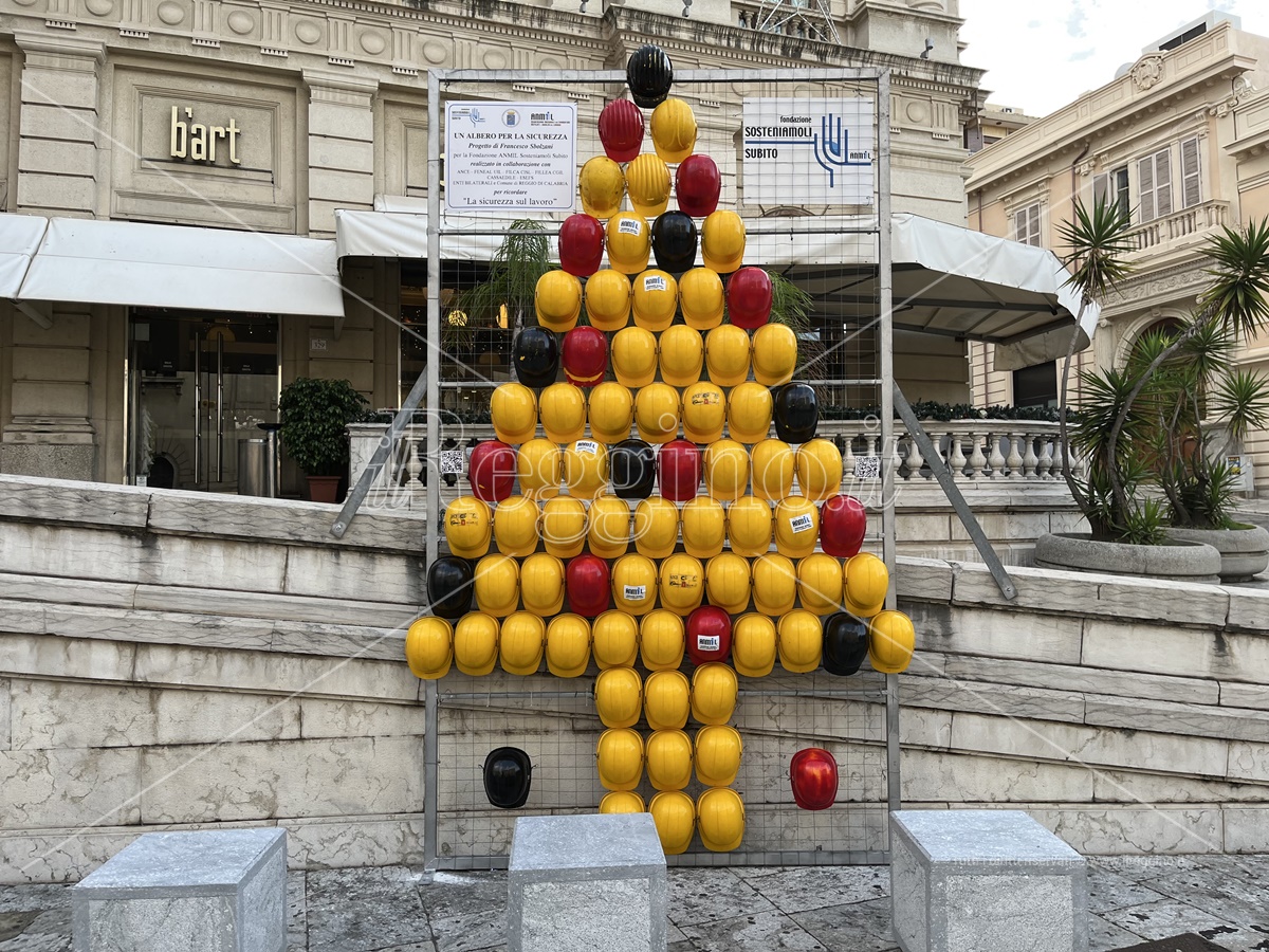 A Reggio l’albero di Natale per la sicurezza sul lavoro