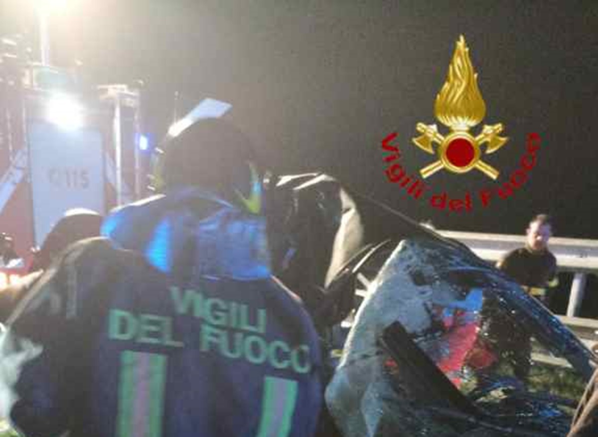 Tragico incidente sull’A2 all’altezza di Rosarno: morta una donna, feriti i figli