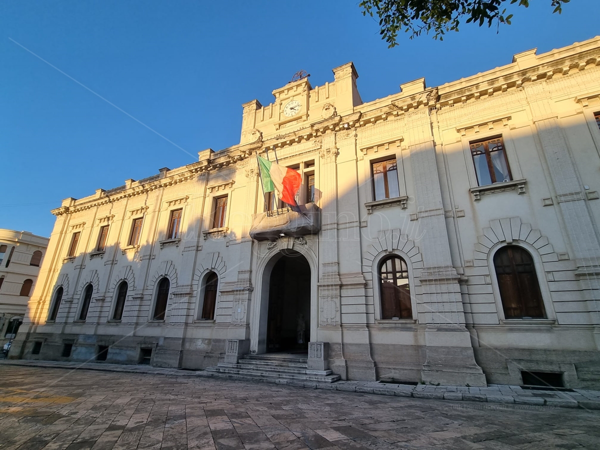 Un anno di politica a Reggio, Comune e Metrocity resistono