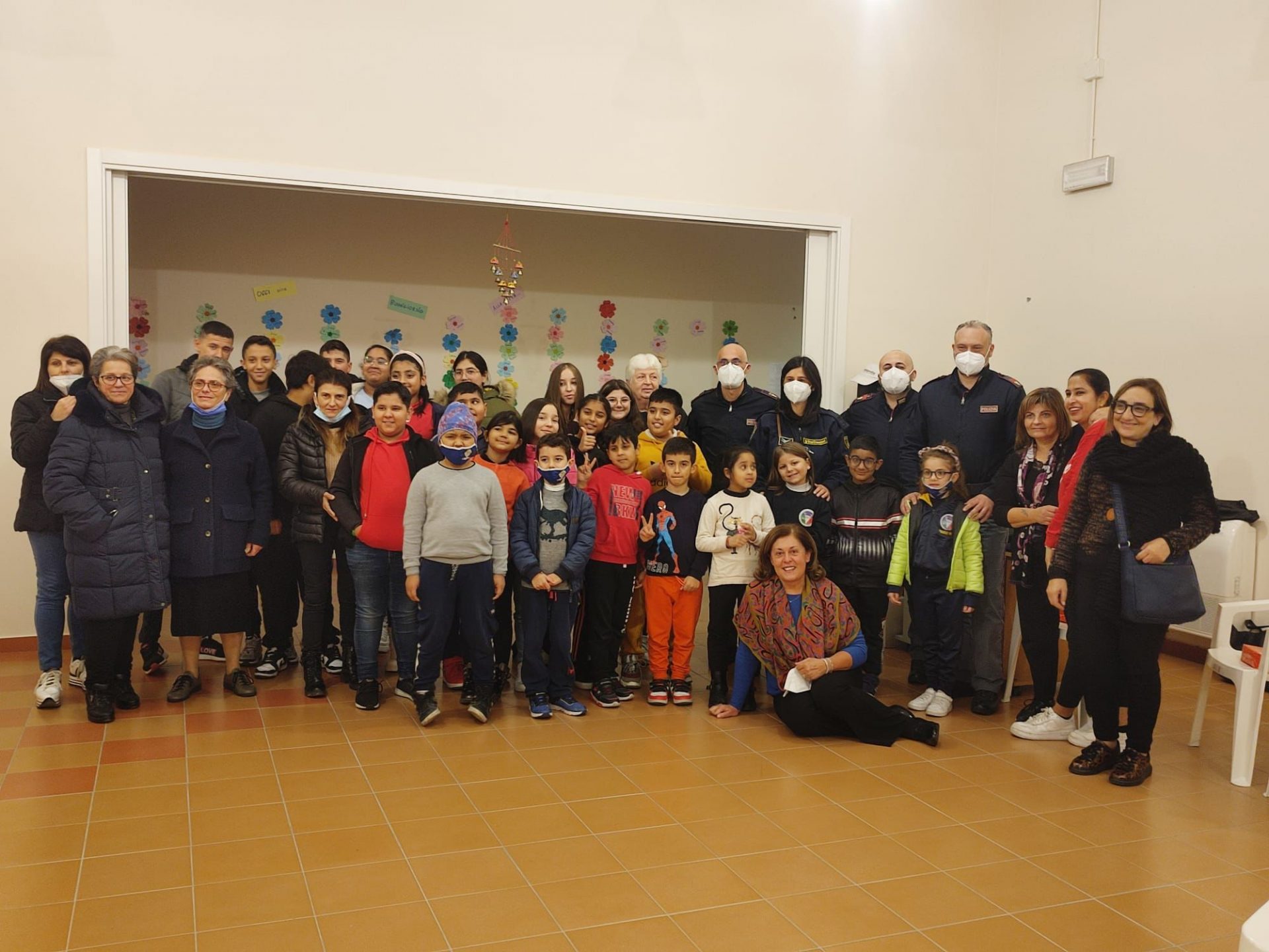 Reggio, la Polizia di Frontiera Aerea  incontrano i bimbi dell’associazione “Il seme della Speranza”