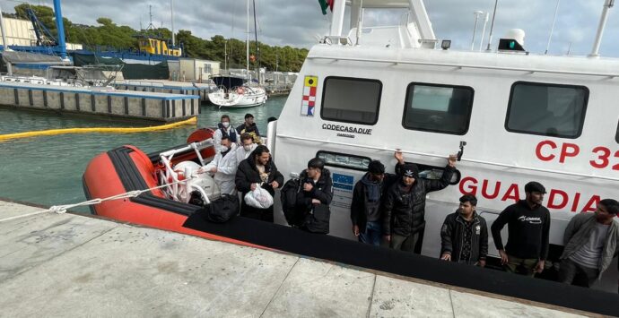 Ferragosto di sbarchi nella Locride, soccorsi a Roccella 60 migranti