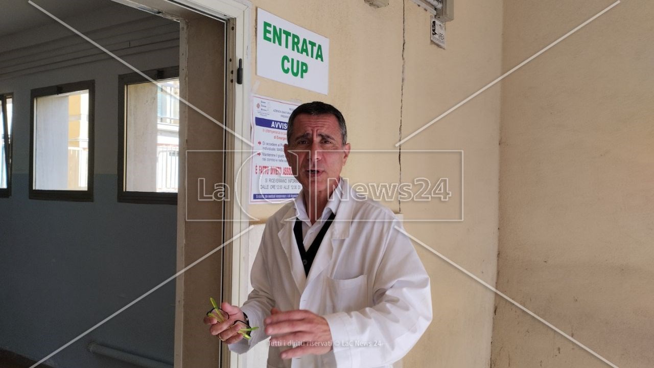 Medici cubani, il direttore dell’ospedale di Melito: «Ai pazienti importa essere curati»