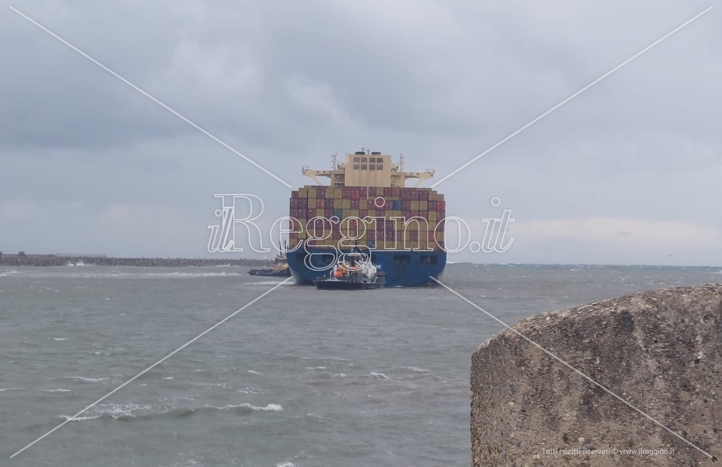 Porto di Gioia Tauro, liberata la nave incagliata al molo